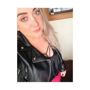 Meet your Posher, Karol